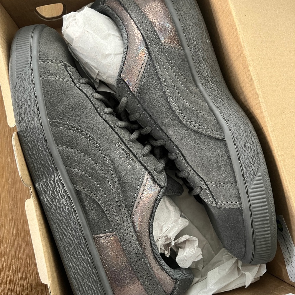 Gray Suede Puma Sneakers *like new
